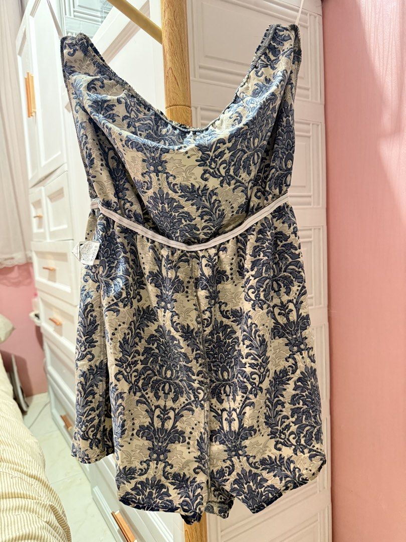 Jumpsuit (Category: Jumpsuits) located in Taguig. Submitted by chen.preloveddd (Listing ID 1444177654, Image 3). Description: - Jumpsuit from Shein - Size small - Sexy ka tignan here - Good preloved-condition 📍Taguig south signal village .
