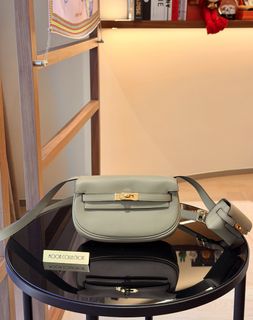 （分類：）位於 。 由 moon_collection_hk 提交（商品編號 1444151751，圖片 1）。簡介： 。