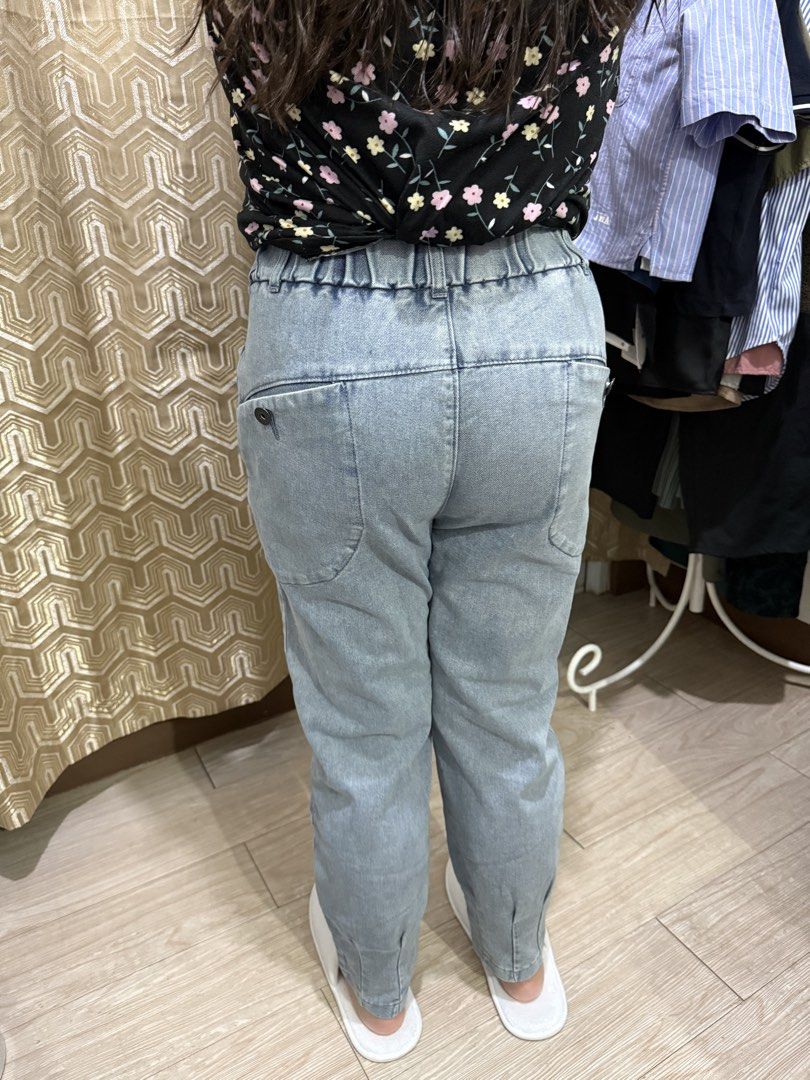 Light Wash High Waisted Jogger Jeans (Category: Jeans) located in Quezon City. Submitted by apc2026 (Listing ID 1444170465, Image 3). Description: magbasa ng description!!! see pics for measurements!!! price already posted- wag na magtanong HM or Last price! no reply means -not interested in any offer LAST LAST price: 300 mode of payment: gcash meet up: farmers mall food court walang j&t na malapit Lbc lang meron- c/o buyer lalamove or grab expre
