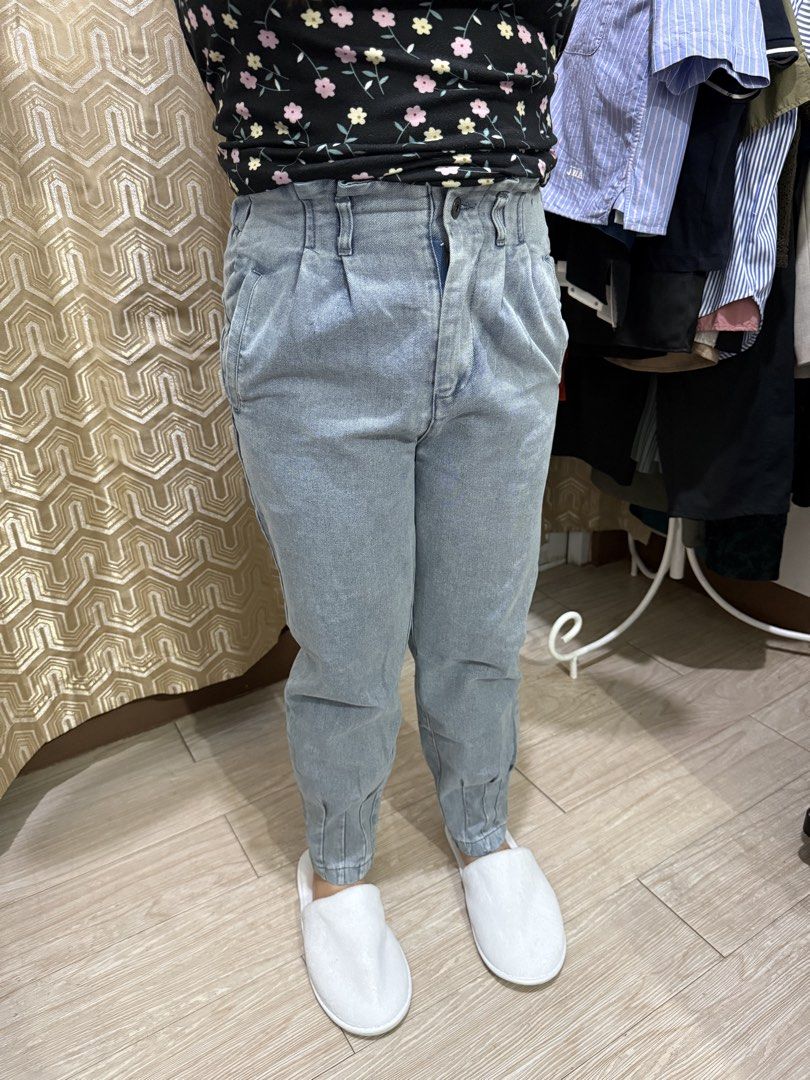 Light Wash High Waisted Jogger Jeans (Category: Jeans) located in Quezon City. Submitted by apc2026 (Listing ID 1444170465, Image 1). Description: magbasa ng description!!! see pics for measurements!!! price already posted- wag na magtanong HM or Last price! no reply means -not interested in any offer LAST LAST price: 300 mode of payment: gcash meet up: farmers mall food court walang j&t na malapit Lbc lang meron- c/o buyer lalamove or grab expre