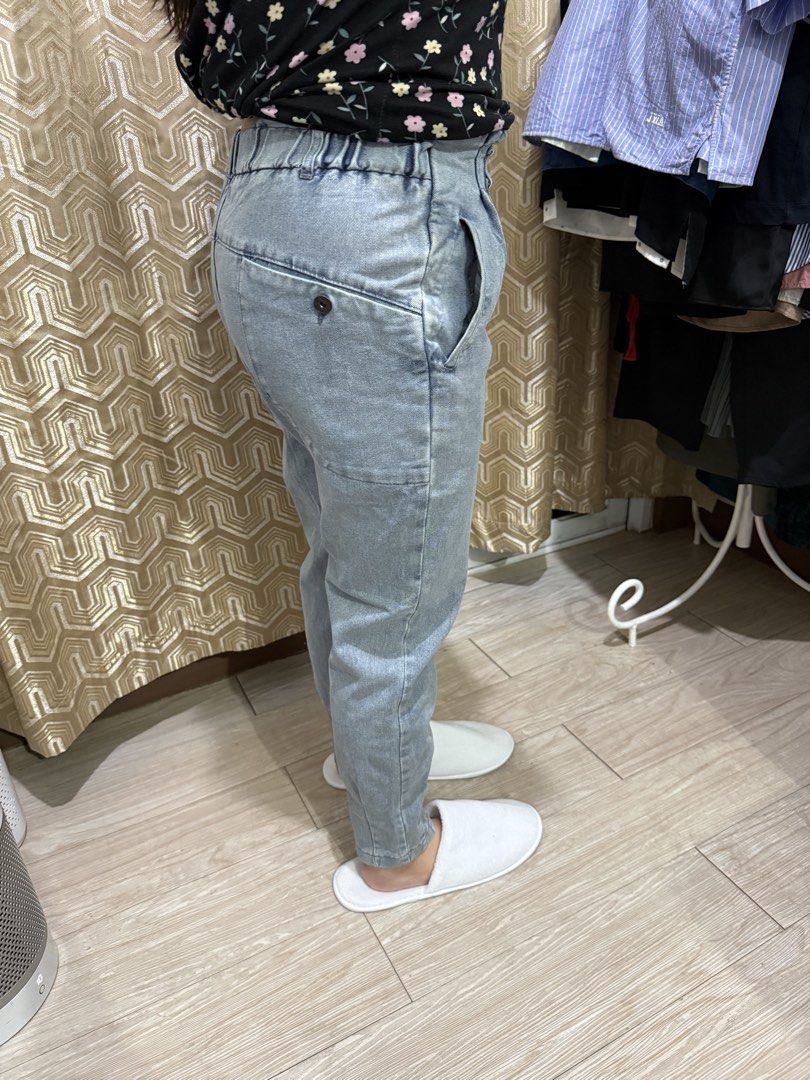 Light Wash High Waisted Jogger Jeans (Category: Jeans) located in Quezon City. Submitted by apc2026 (Listing ID 1444170465, Image 2). Description: magbasa ng description!!! see pics for measurements!!! price already posted- wag na magtanong HM or Last price! no reply means -not interested in any offer LAST LAST price: 300 mode of payment: gcash meet up: farmers mall food court walang j&t na malapit Lbc lang meron- c/o buyer lalamove or grab expre