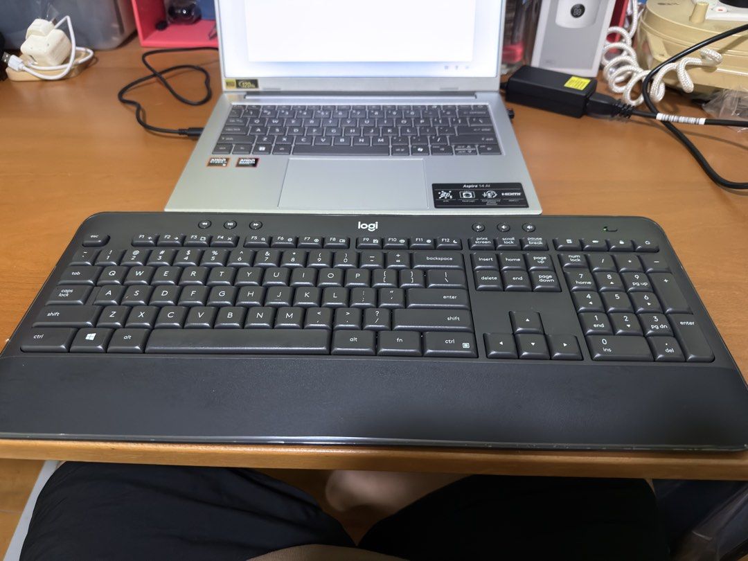 Logitech MK545 Advanced Wireless Keyboard and Mouse Combo483845682140303364
