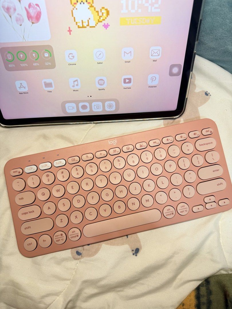 Logitech Pebble Keys 2 K380s Keyboard (Tonal Rose) (Category: Computer Keyboard) located in Quezon City. Submitted by zaburnx (Listing ID 1444267159, Image 2). Description: Logitech Pebble Keys 2 K380s bluetooth keyboard Twice used Minimal scratches at the back only No box, unit only No issue Price is negotiable Meetup Cubao Delivery payment first .