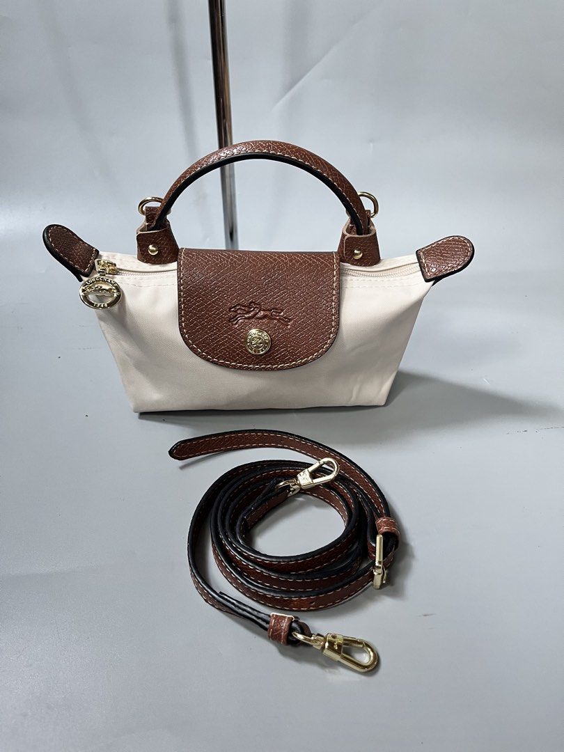 Lonchamp micro (Category: Luxury Bags & Wallets) located in San Jacinto. Submitted by kellysthrift_ (Listing ID 1444229248, Image 2). Description: Micro aling longchamp.