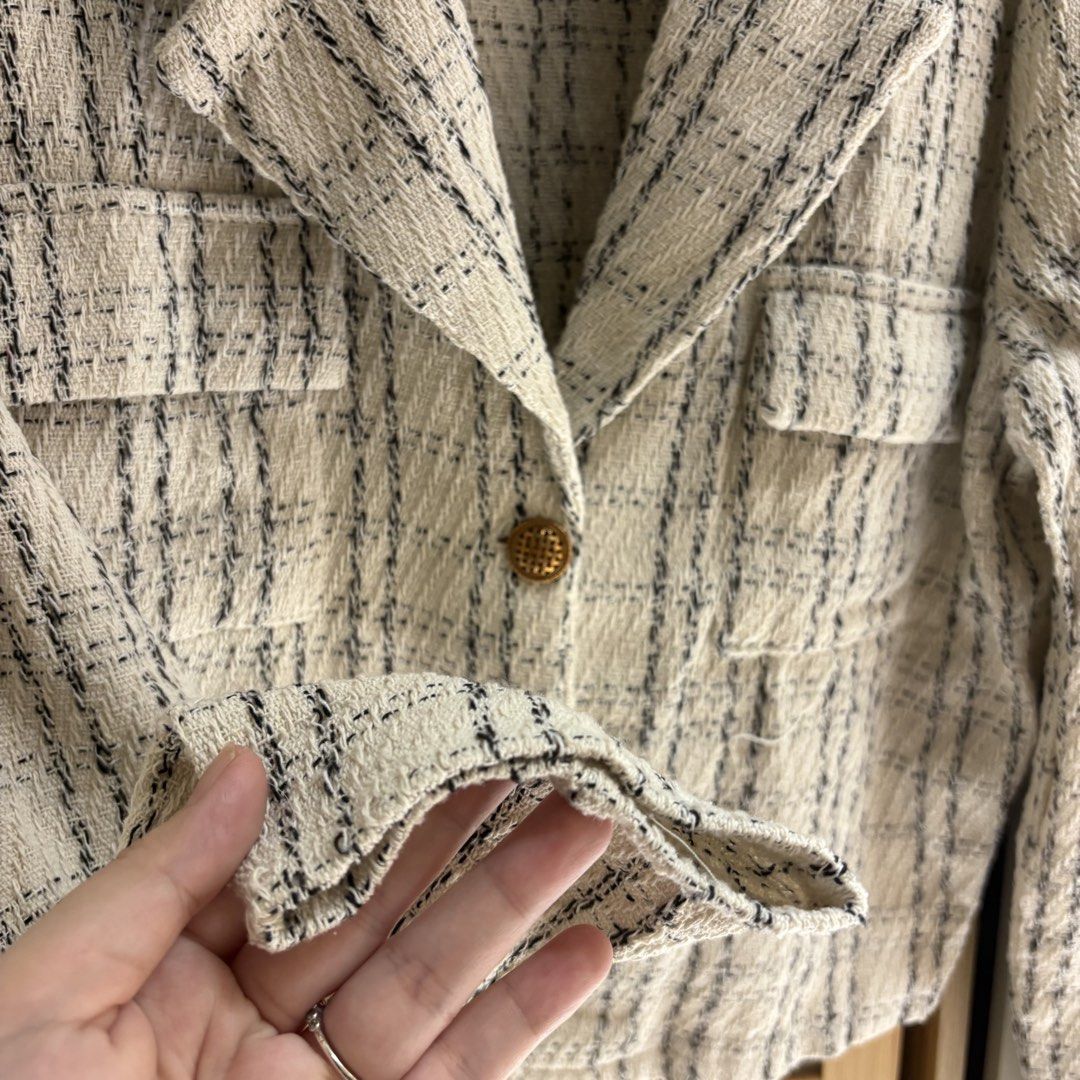 Lovito Tweed Cropped Jacket Beige Black Size M (Category: Coats, Jackets and Outerwear) located in Quezon City. Submitted by sailormooooo (Listing ID 1444262686, Image 3). Description: - Lovito cropped jacket - Beige and black tweed pattern - Textured fabric - Two front pockets - Single button closure - Ideal for layering - Size: M (EU 36, US 6) - Made in China.