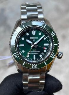 (Category: ) located in . Submitted by notorious_watches (Listing ID 1444205712, Image 1). Description: .