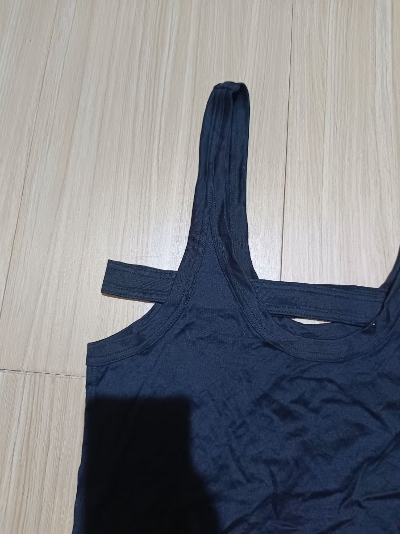 Masaki Matsushima tank top (Category: Sleeveless) located in Davao. Submitted by plan-b (Listing ID 1444238781, Image 2). Description: Size - small Dimes - 15.5x25 Good condition.