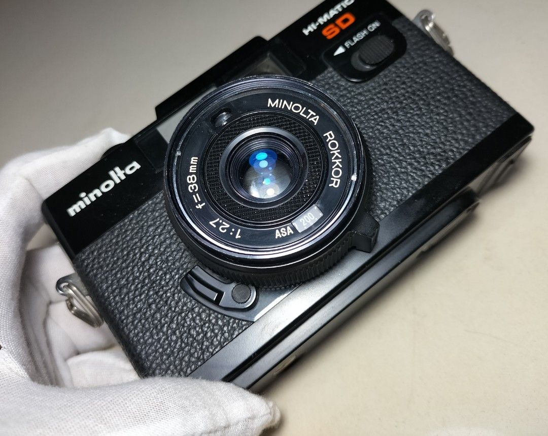 Minolta Hi-Matic SD Film Camera (Category: Cameras) located in Paranaque City. Submitted by zenfalcon.e8286d (Listing ID 1444178860, Image 3). Description: Ready to use... -Good working condition -Clad recently -Flash working -Clean lens and VF -Exposure:Auto (Accurate) -Uses Zone focus -Working timer -All functions are working -Comes with 2AA batteries lens cap and strap .
