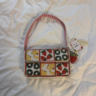 (Category: ) located in . Submitted by ursaturdayfaves (Listing ID 1444127948, Image 1). Description: .