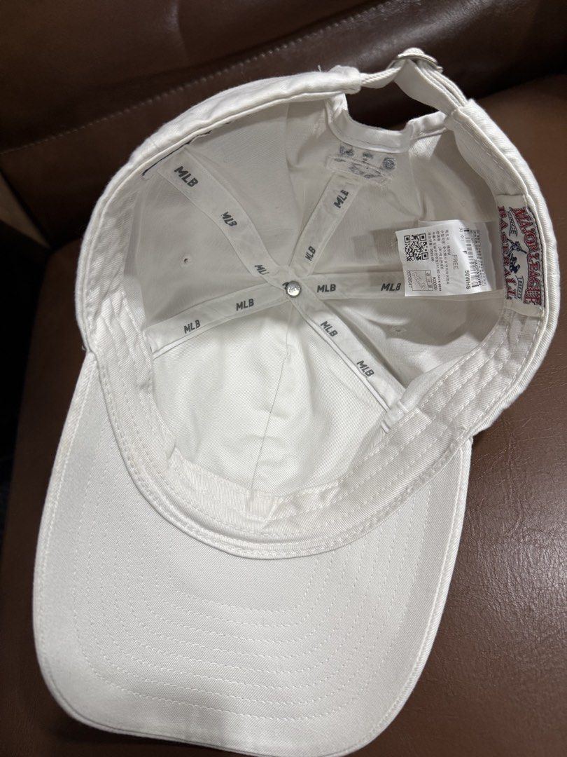 (MLB) cap (Category: Cap & Hats) located in Johor Bahru. Submitted by hello-star (Listing ID 1444140421, Image 2). Description: .