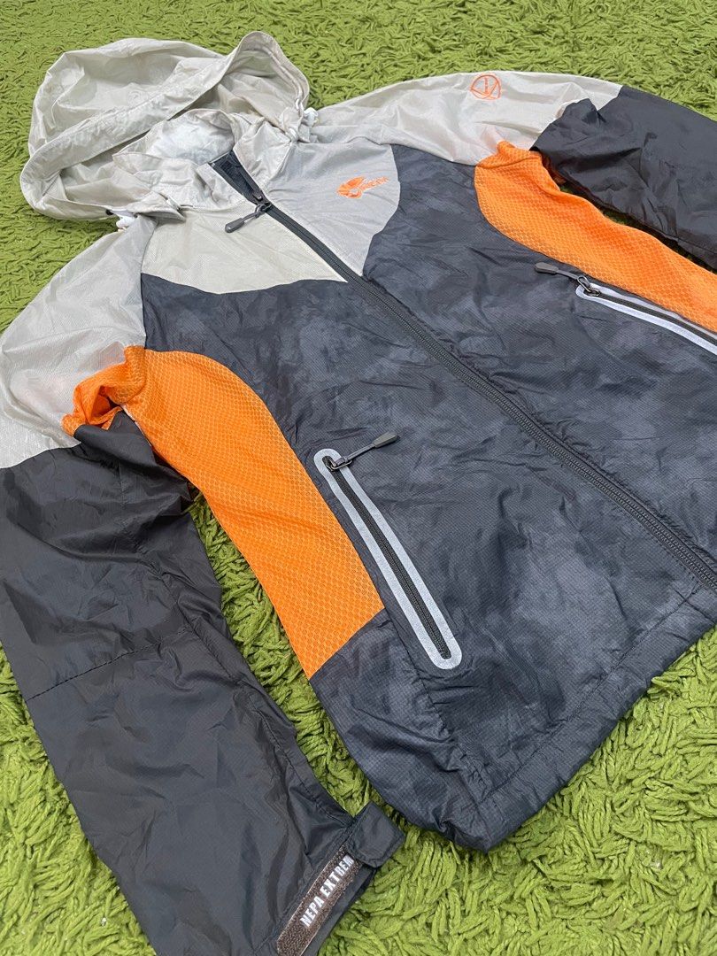 NEPA EXTREME WINDBREAKER (Category: Coats, Jackets and Outerwear) located in Sipitang. Submitted by el_hafeez (Listing ID 1444142700, Image 3). Description: NEPA EXTREME WINDBREAKER Pit to Pit : 17 Lenght : 24 Zipper : YKK All Zipper function Condition : 9/10 No defect Fast payment.