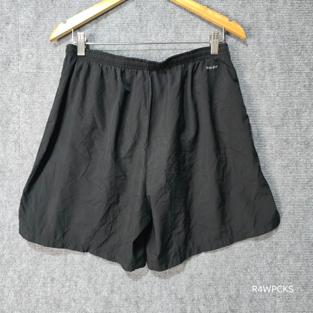 NIKE DRI-FIT BLACK SHORTS (Category: Shorts) located in San Mateo. Submitted by r4wpcks (Listing ID 1444192748, Image 2). Description: Size on Tag: L Best Fit: 28 - 34 Waist: 28 - 34 inches Length: 17 inches Leg Hole / Hem: 13.5 inches Condition: 9/10 Color Rate: 9/10 Issue: Signs of use, see last image COLOR MAY VARY DUE TO LIGHTING Location: San Mateo Rizal, near Marikina J&T/Lalamove courier, shipping fee should be handled by the buyer ❗Messag