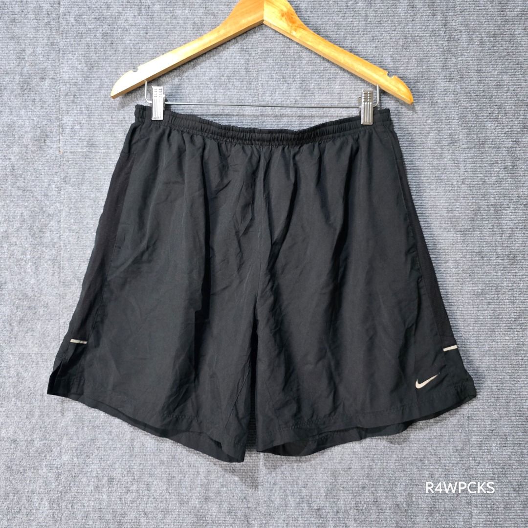 NIKE DRI-FIT BLACK SHORTS (Category: Shorts) located in San Mateo. Submitted by r4wpcks (Listing ID 1444192748, Image 1). Description: Size on Tag: L Best Fit: 28 - 34 Waist: 28 - 34 inches Length: 17 inches Leg Hole / Hem: 13.5 inches Condition: 9/10 Color Rate: 9/10 Issue: Signs of use, see last image COLOR MAY VARY DUE TO LIGHTING Location: San Mateo Rizal, near Marikina J&T/Lalamove courier, shipping fee should be handled by the buyer ❗Messag