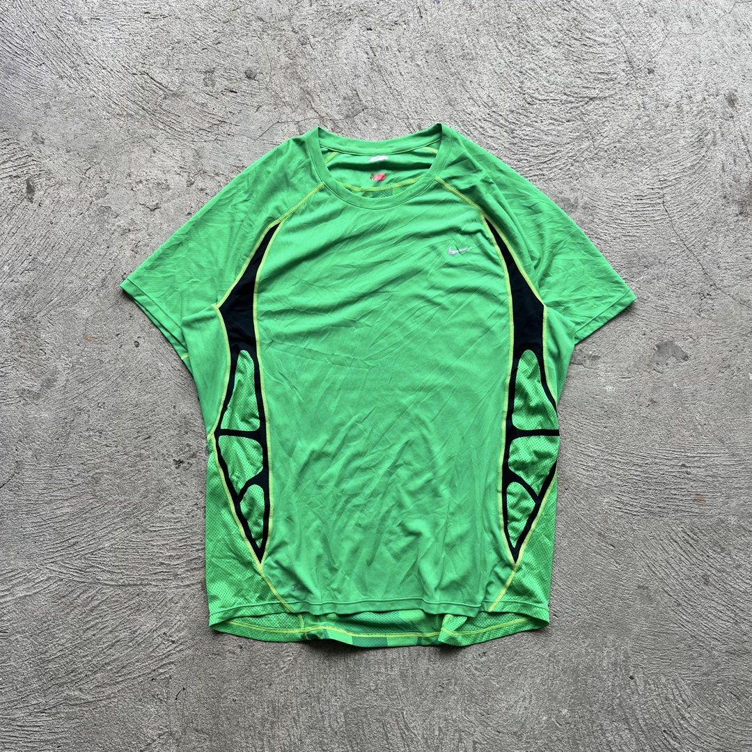 Nike Dri-Fit Shirt (Category: Tshirts & Polo Shirts ) located in Batangas. Submitted by _thriftxplug (Listing ID 1444142080, Image 1). Description: XL 22.5 x 29 No issue Excellent condition .
