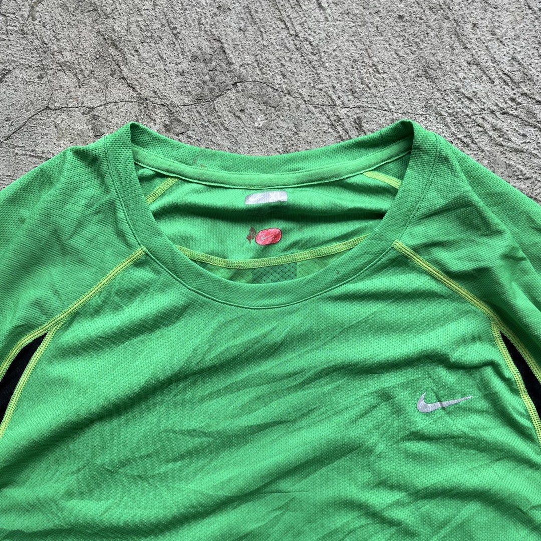 Nike Dri-Fit Shirt (Category: Tshirts & Polo Shirts ) located in Batangas. Submitted by _thriftxplug (Listing ID 1444142080, Image 2). Description: XL 22.5 x 29 No issue Excellent condition .
