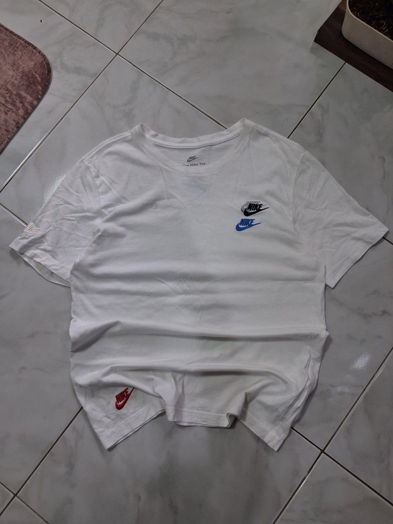 Nike multicoloured swoosh (Category: Tshirts & Polo Shirts ) located in Giporlos. Submitted by berniee21 (Listing ID 1444119893, Image 1). Description: .