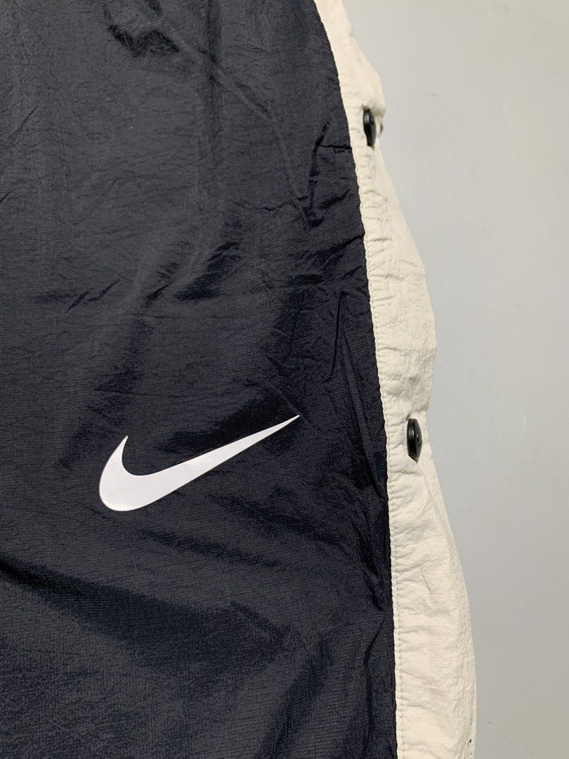 NIKE TEAR AWAY NYLON JOGGER PANTS (Category: Joggers) located in Taguig. Submitted by thehookv1 (Listing ID 1444225797, Image 3). Description: NIKE TEAR AWAY NYLON JOGGER PANTS SIZE SMALL 28-34 WAISTLINE 39 LENGTH GOOD AS NEW AUTHENTIC TAGUIG DM ME .