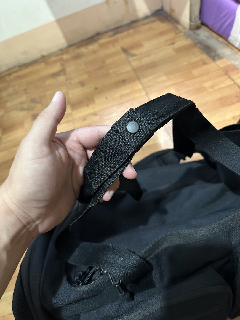 Nike Utility 2.0 Black Duffel Bag (51L) (Category: Sling Bags) located in Manila. Submitted by vench02jua72322 (Listing ID 1444292079, Image 2). Description: - Nike Utility 2.0 Duffel Bag 51L - Multiple front pockets for easy access - Spacious main compartment - Separate insulated compartment (perfect for gym/travel) - Durable material - Includes handles and adjustable shoulder strap.