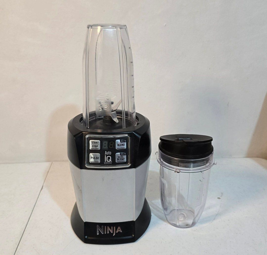 Ninja Auto-iQ Personal Blender with Cups (Category: Juicers, Blenders & Grinders) located in Taytay. Submitted by mikz_1303 (Listing ID 1444198191, Image 3). Description: Nutri Ninja Auto iQ 1000 Watts Australian mall pull out Used as demo unit Inclusion 2 bottle 1 lid 1 blade Issue scratches 220V 4.5k.