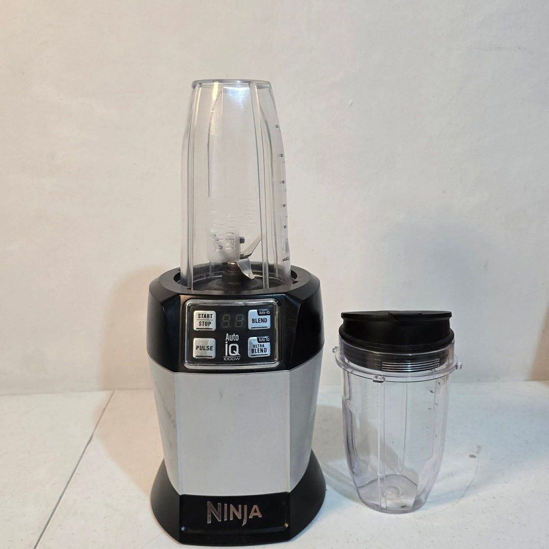 Ninja Auto-iQ Personal Blender with Cups (Category: Juicers, Blenders & Grinders) located in Taytay. Submitted by mikz_1303 (Listing ID 1444198191, Image 1). Description: Nutri Ninja Auto iQ 1000 Watts Australian mall pull out Used as demo unit Inclusion 2 bottle 1 lid 1 blade Issue scratches 220V 4.5k.