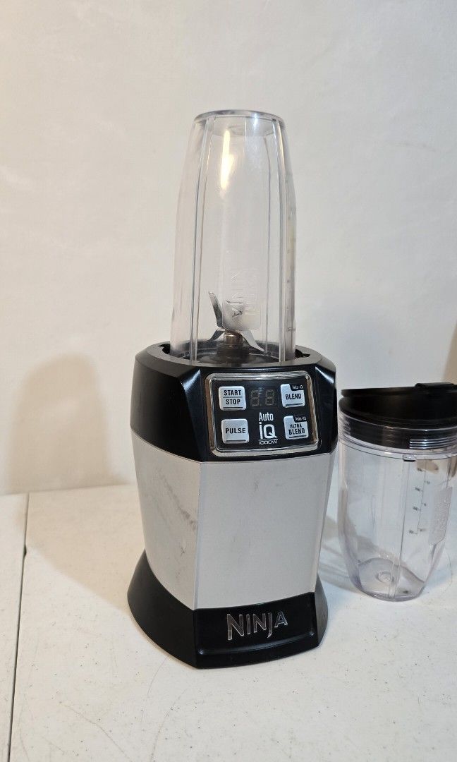 Nutri Ninja Auto iQ 1000 Watts (Category: Juicers, Blenders & Grinders) located in Rizal. Submitted by potato_corner (Listing ID 1444198718, Image 2). Description: Nutri Ninja Auto iQ 1000 Watts Australian mall pull out Used as demo unit Inclusion 2 bottle 1 lid 1 blade Issue scratches 220V 4.5k.