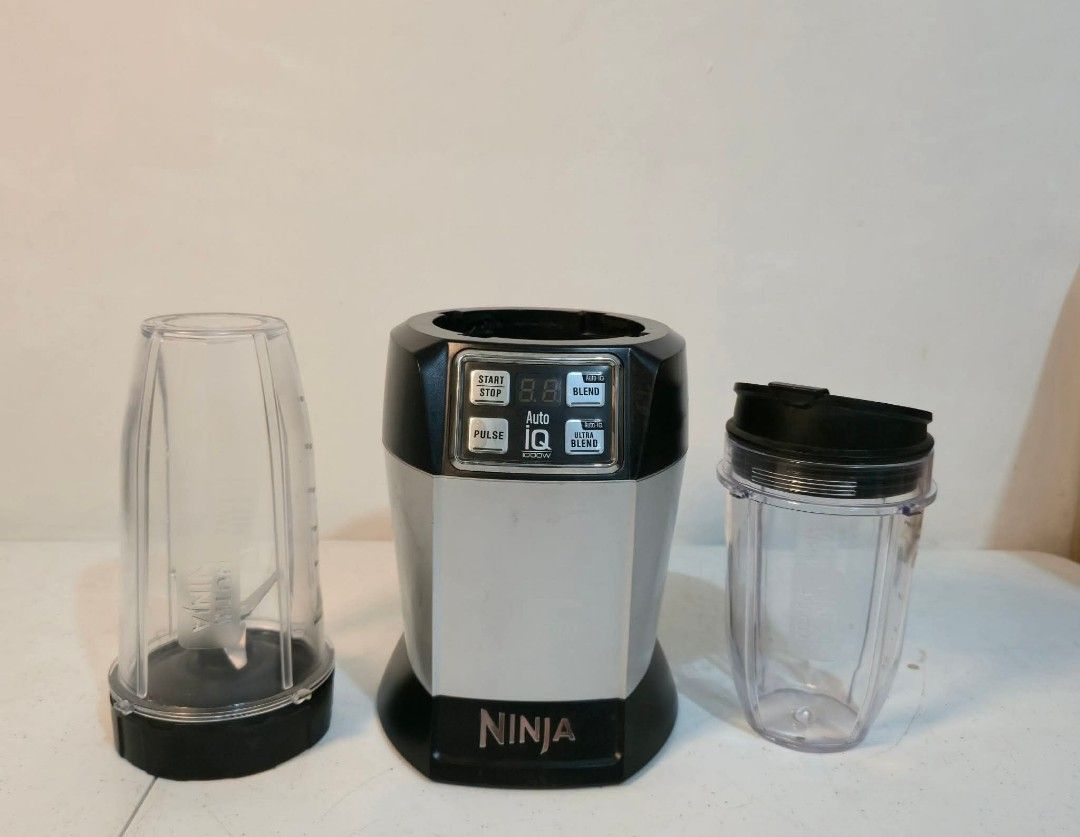 Nutri Ninja Auto iQ 1000 Watts (Category: Juicers, Blenders & Grinders) located in Caloocan City. Submitted by souththrift_taytay (Listing ID 1444218311, Image 2). Description: Nutri Ninja Auto iQ 1000 Watts Australian mall pull out Used as demo unit Inclusion 2 bottle 1 lid 1 blade Issue scratches 220V 4.5k.