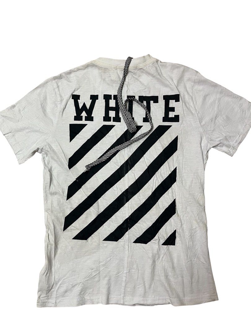 Off White (Category: Tshirts & Polo Shirts) located in Kota Kinabalu. Submitted by 88_thrift_store (Listing ID 1444119962, Image 1). Description: Off white pit 18 ❌ 27 size M good condition perlu cuci saja berminat pm.