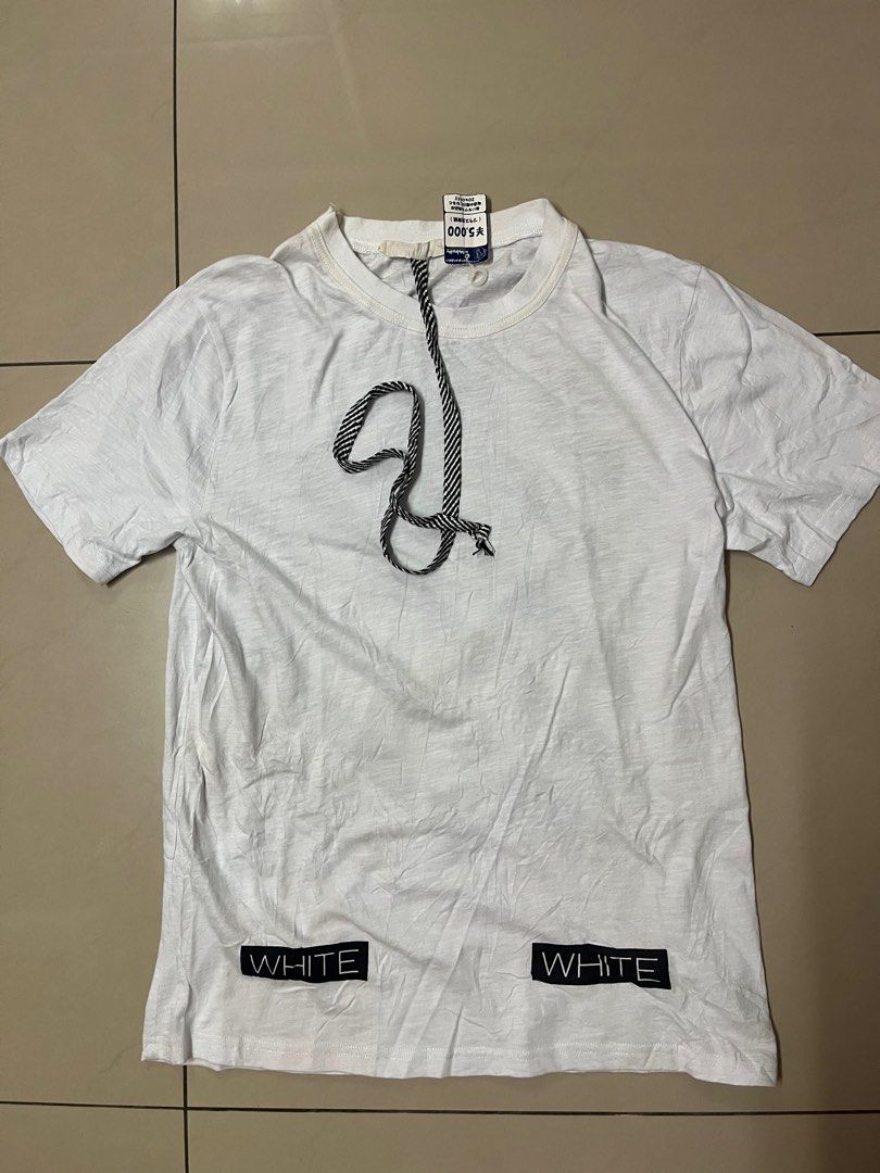 Off White (Category: Tshirts & Polo Shirts) located in Kota Kinabalu. Submitted by 88_thrift_store (Listing ID 1444119962, Image 3). Description: Off white pit 18 ❌ 27 size M good condition perlu cuci saja berminat pm.