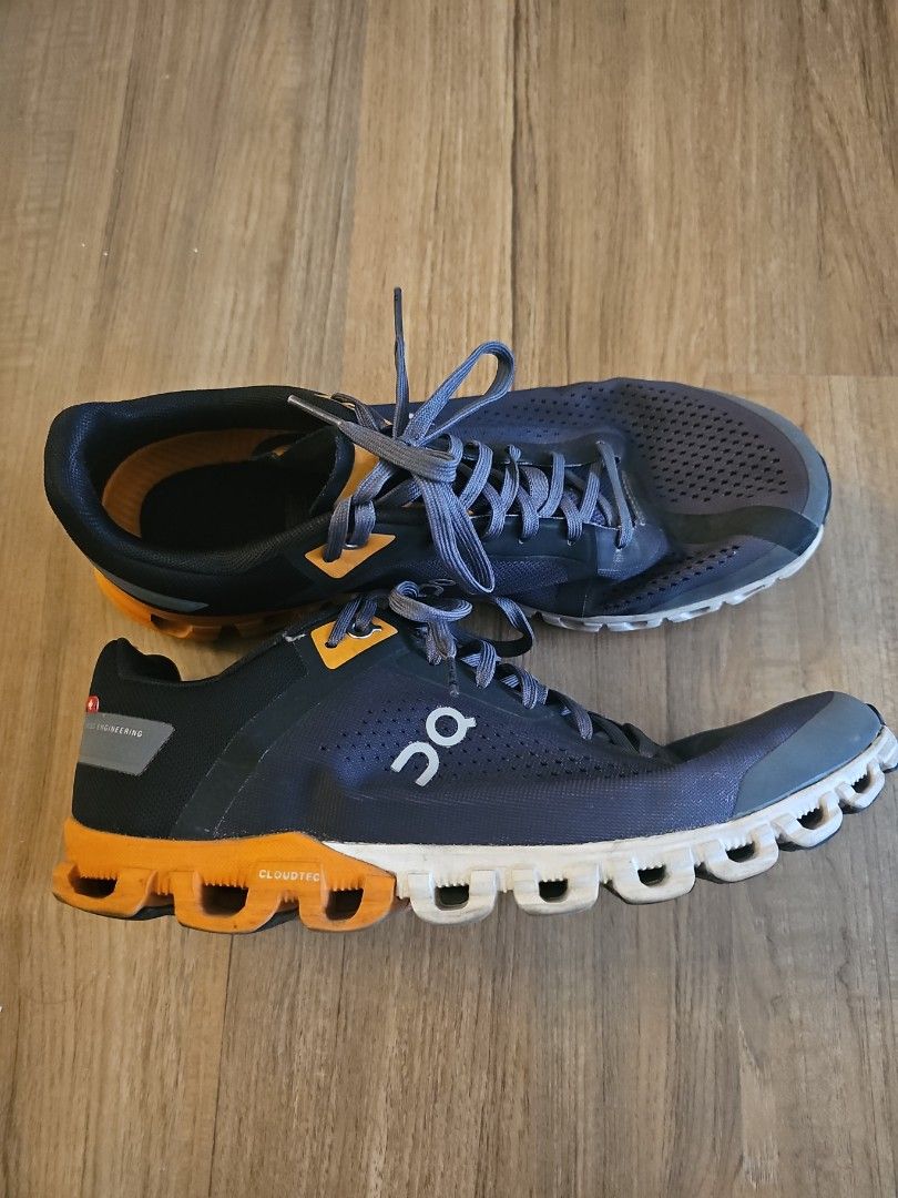 On cloudflow 3 (Category: Sneakers) located in Quezon City. Submitted by jaygee (Listing ID 1444120315, Image 2). Description: .