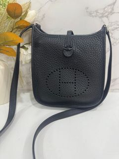 (Category: ) located in . Submitted by i1bag (Listing ID 1444246272, Image 1). Description: .