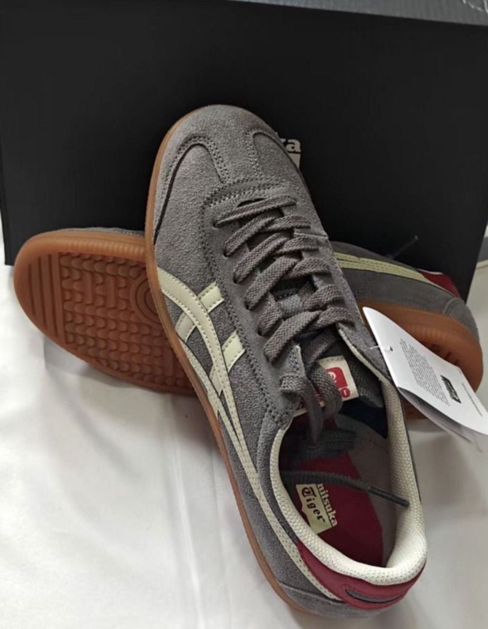 Onitsuka Tiger Tokuten Synthetic Leather Sneakers Grey (Category: Sneakers) located in Singapore. Submitted by legentlestone (Listing ID 1444255317, Image 3). Description: 🎀 Onitsuka Tiger Picks Onitsuka Tiger Tokuten Synthetic Leather Sneakers Grey Brand new | Free ship | COD 3-day photo confirm Questions? Chat me 💕.