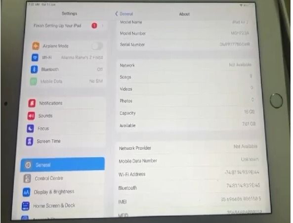Original Apple iPad Air 2 (16GB) (Category: iPad) located in Batangas. Submitted by fettucini75-05425 (Listing ID 1444243296, Image 3). Description: decluttering.