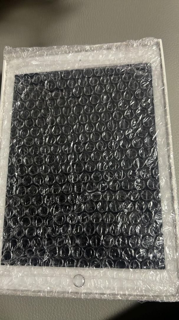 Original Apple iPad Air 2 (16GB) (Category: iPad) located in Batangas. Submitted by fettucini75-05425 (Listing ID 1444243296, Image 1). Description: decluttering.