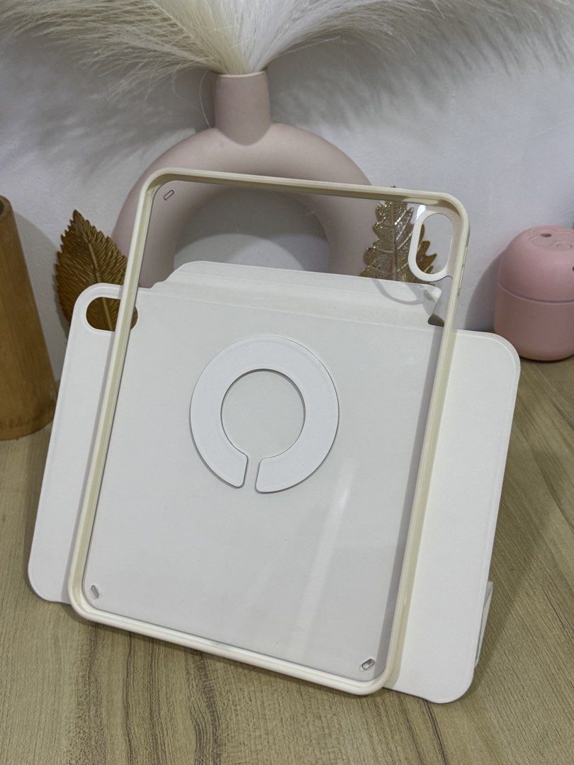 Osee Pro Ultra Thin Magnetic Ipad 11th Gen Case (Category: Cases & Sleeves) located in Manila. Submitted by prelovedbyiana_ (Listing ID 1444154652, Image 2). Description: .