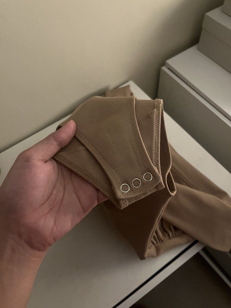Patton off shoulder bodysuit chai (Category: Others Tops) located in Cavite. Submitted by blushandbows (Listing ID 1444233411, Image 3). Description: Used once lp already.
