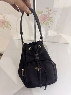 (Category: ) located in . Submitted by poshavenue_boutique (Listing ID 1444209119, Image 1). Description: .