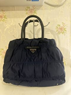 (Category: ) located in . Submitted by poshavenue_boutique (Listing ID 1444210196, Image 1). Description: .