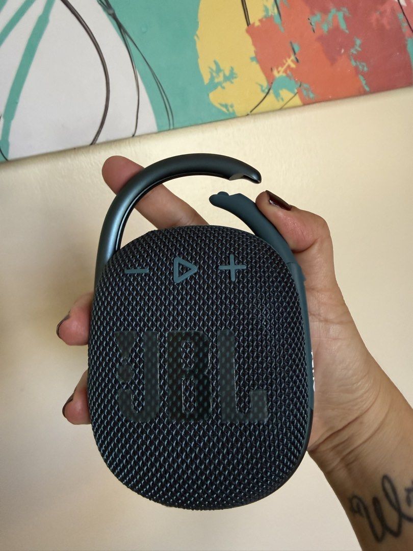 Preloved Original JBL CLIP 4 bluetooth speaker (Category: Soundbars, Speakers & Amplifiers) located in Makati City. Submitted by cutefabph (Listing ID 1444124534, Image 1). Description: The JBL Clip 4 is an ultra-portable, rugged Bluetooth speaker known for its signature punchy sound, built-in carabiner, and fully waterproof design. It is a highly popular companion for hiking, biking, and outdoor travel.Key FeaturesAudio: Packs 5W of JBL Original