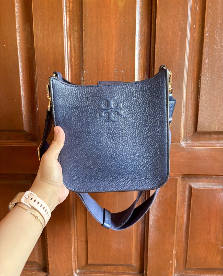 Preloved Tory Burch Thea Mini Web (Category: Luxury Bags & Wallets) located in Naguilian. Submitted by MyJanuary (Listing ID 1444135462, Image 1). Description: 💯 original Preloved Tory Burch Thea Mini Web shoulder bag Used a few times Flaw: missing tassel that's why selling low. Send offers lang po. Nego but no low ballers po sana. Thank you Rfs: will buy another bag Mod: free sf via jnt Mop: gcash 📍la union.