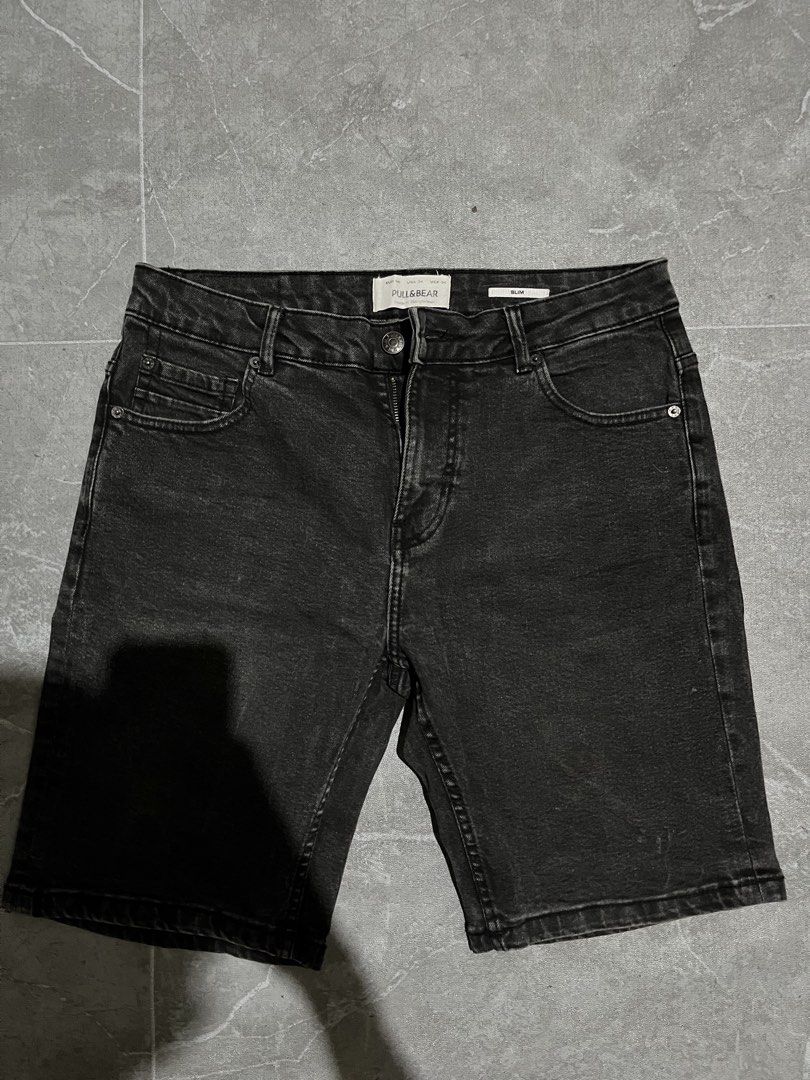 PULL&BEAR JORTS (Category: Jeans) located in San Fernando. Submitted by unc_thrifts (Listing ID 1444274050, Image 2). Description: Pull&bear jorts 33 waist 19 length 9 leg opening Very good condition 9/10 No issue.