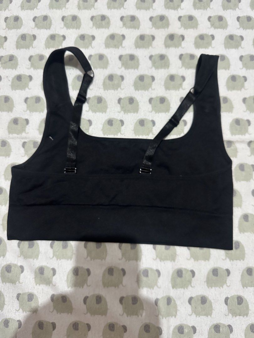 Puma Black Sports Bra (Category: Activewear) located in Santa Rosa. Submitted by babicdln (Listing ID 1444257810, Image 2). Description: Puma Sportsbra Medium W/ padslot.