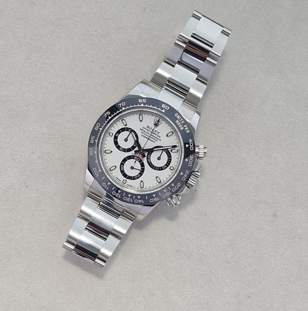 Rolex Daytona Panda White (Category: Luxury Watches) located in Quezon City. Submitted by rhyswatchmnl (Listing ID 1444120263, Image 2). Description: Rolex Daytona Panda 40mm Year 2018 116500LN Full Set Condition 9.8/10 1,900,000.
