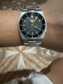 (Category: ) located in . Submitted by hezdeishathrifting (Listing ID 1444290148, Image 1). Description: .