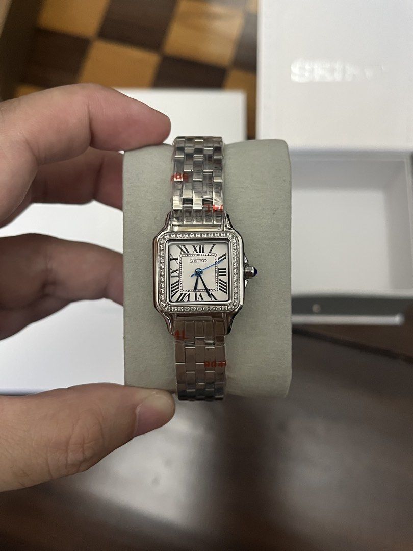 Seiko Mod Panthere Mini (Category: Women's Watches) located in Quezon City. Submitted by itsjared (Listing ID 1444199537, Image 1). Description: Seiko Mod Panthere Small Brand new Actual Photos Posted Mini Original Seiko VJ20 Movement (Quartz) Sapphire Crystal Glass Solid Stainless Steel Head Case Water Resistant (3ATM) With Seiko Box & Paper Bag Meetups by schedule: Weekdays - Dasma, Imus & Nuvali (+Fee) Weekends - BGC, Podium, Cubao, Eastwood, 