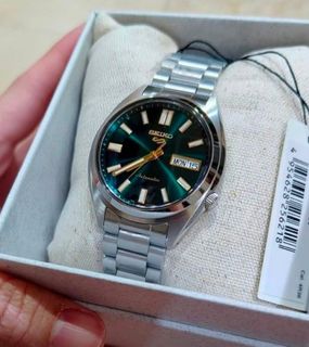 (Category: ) located in . Submitted by seikowatchfactory (Listing ID 1444229228, Image 1). Description: .