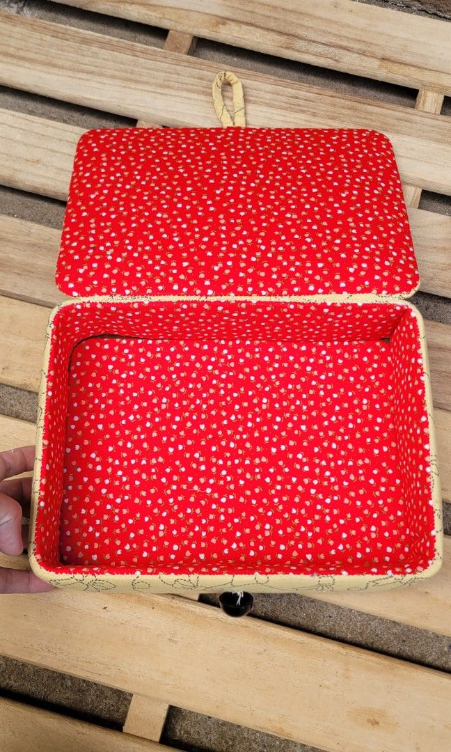 SEWING BOX STORAGE BOX (Category: Storage Boxes & Baskets) located in Sablan. Submitted by gongonshelley12 (Listing ID 1444266244, Image 1). Description: 👉👉180 ONLY👈👈 SEWING BOX OR SA KAHIT SAAN EXCELLENT CONDITION.