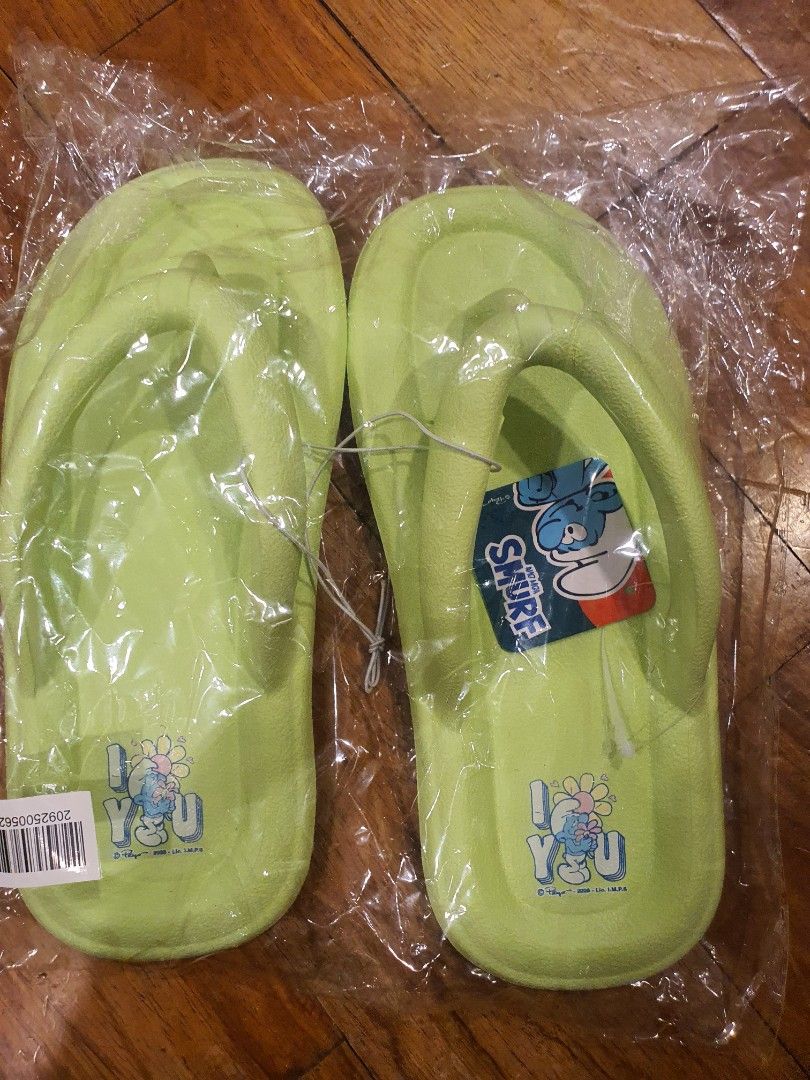 Smurfs slippers kids 24cm (Category: Babies & Kids Fashion) located in Taguig. Submitted by supernova888 (Listing ID 1444178289, Image 1). Description: pls check measurement dont ask for what age pls.