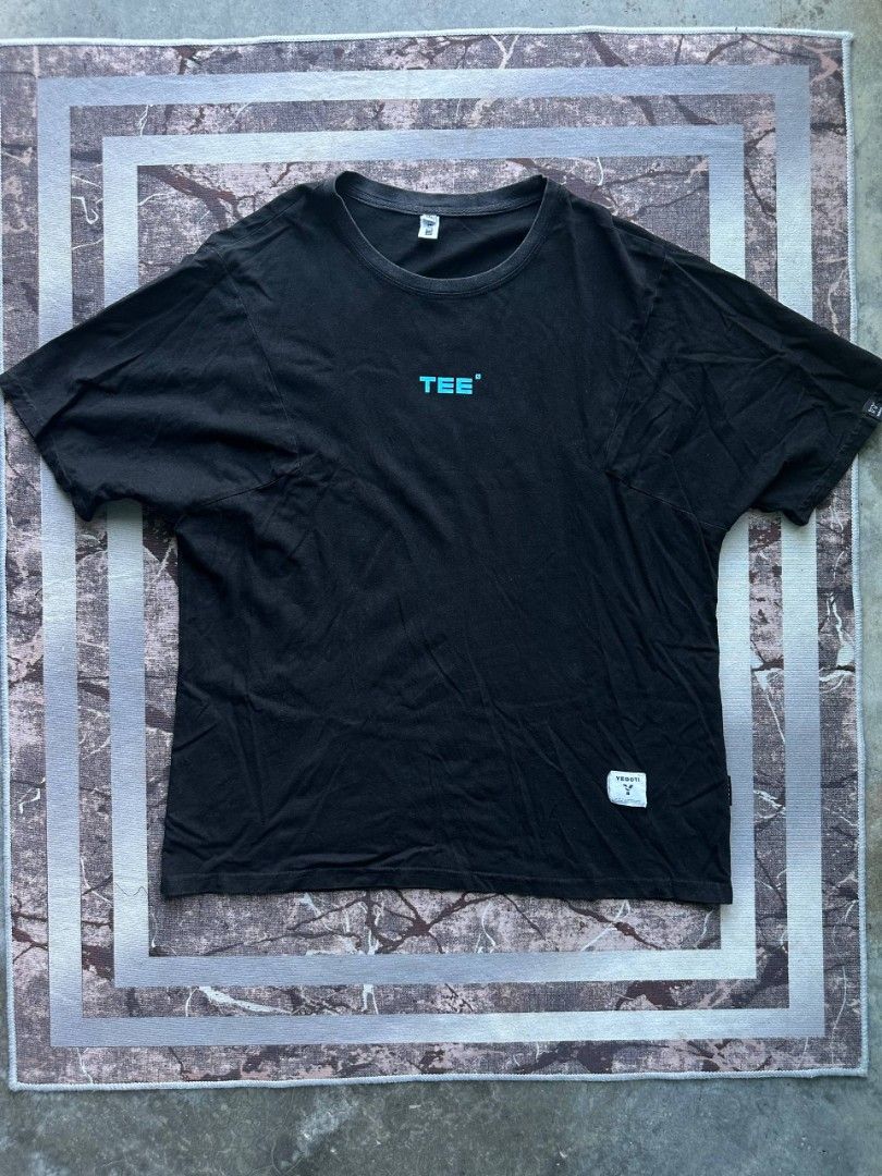 Tee Tshirt (Category: Tshirts & Polo Shirts) located in Kota Bharu. Submitted by solvastore2 (Listing ID 1444287828, Image 1). Description: ▫️Size XL (Pit 24-25/Labuh 28) ▫️Condition 9/10 ▫️Trusted seller with Tiktok,Instagram,Facebook account✅ ▫️Waswas ? boleh tengok review highlight di tiktok @Solvaachiever ▫️Cod,pickup,payment with carousell accepted✅ ▫️Berminat boleh terus dm.
