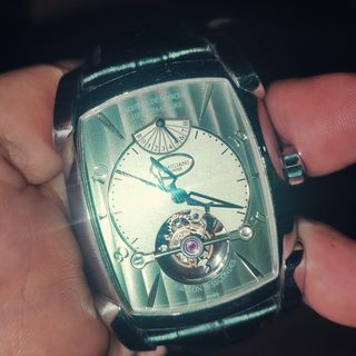 (Category: ) located in . Submitted by watchgarage (Listing ID 1444270318, Image 1). Description: .