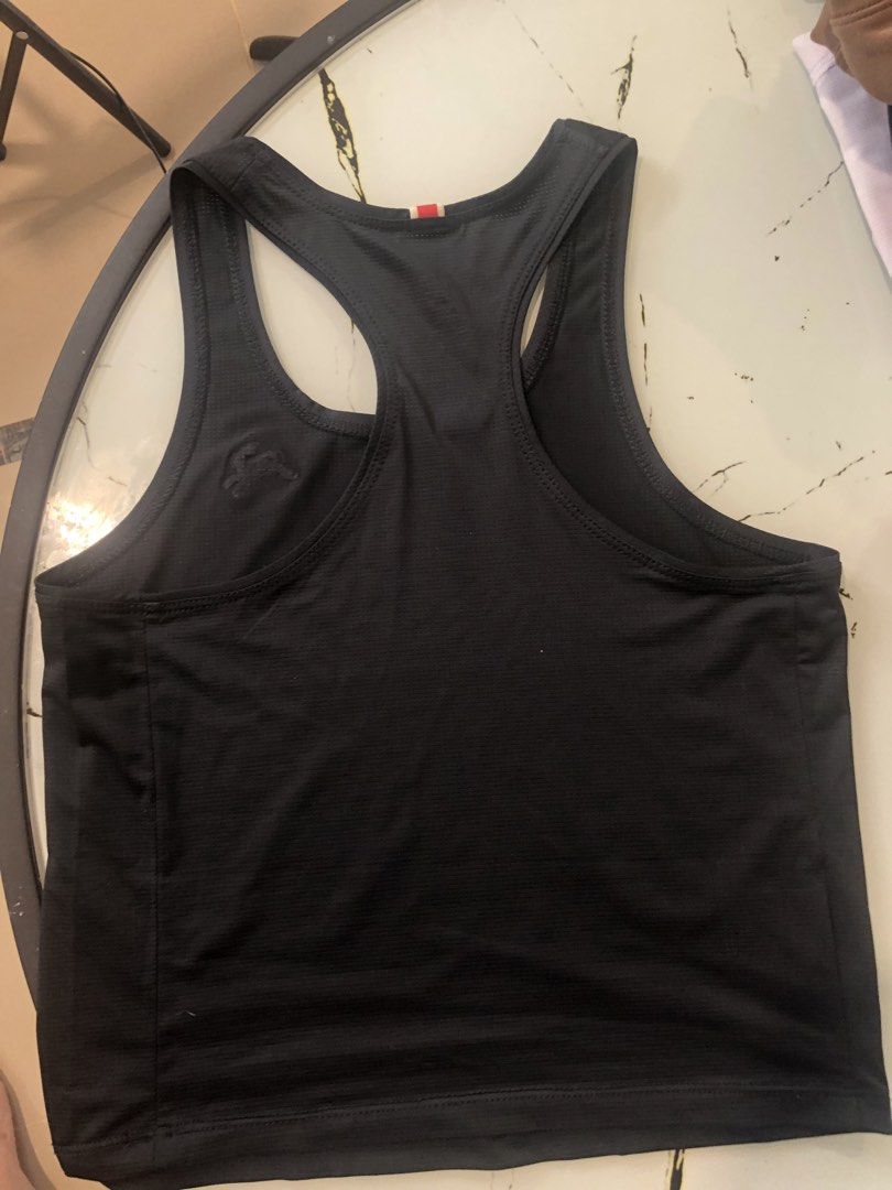 Tracksmith running jersey (Kategori: Baju Olahraga) berada di Jakarta Selatan. Dikirim oleh premium_prelove (ID iklan 1444229010, Gambar 2). Deskripsi: .